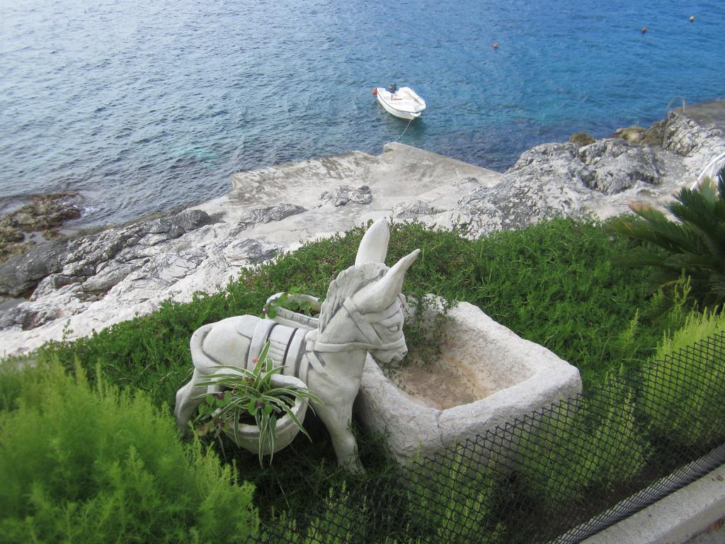 Apartma Superb Beachfront Luxury Seaview With Private Beach Milna (Hvar)