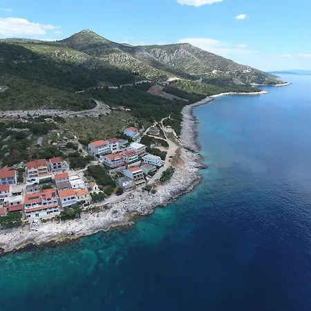 Superb Beachfront Luxury Seaview With Private Beach Milna  Exteriér fotografie