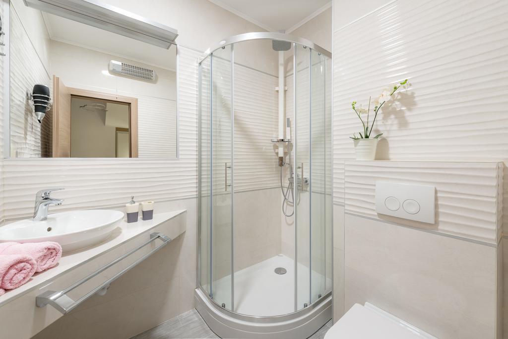 Superb Beachfront Luxury Seaview With Private Apartament