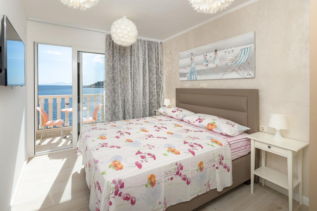 Apartament Superb Beachfront Luxury Seaview With Private Milna (Hvar)