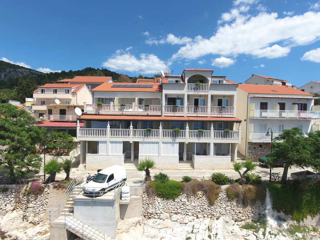 Superb Beachfront Luxury Seaview With Private Beach Apartment Milna (Hvar)