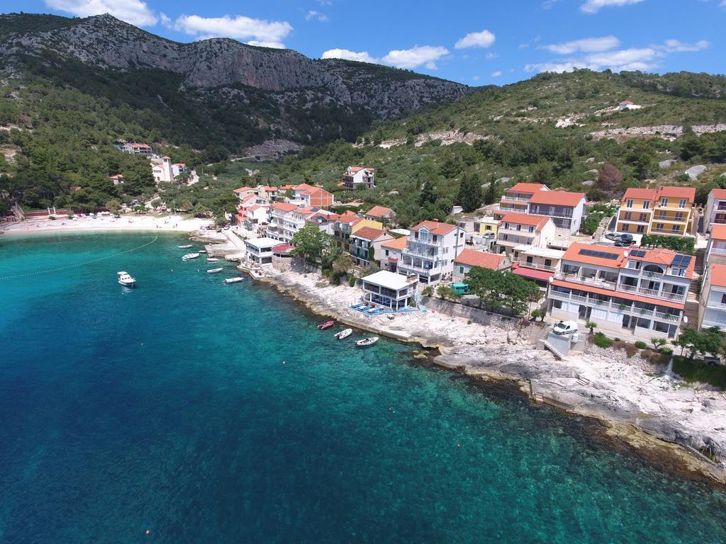 Apartament Superb Beachfront Luxury Seaview With Private Milna (Hvar)