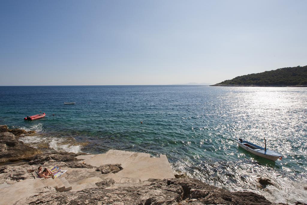 Superb Beachfront Luxury Seaview With Private Milna (Hvar)