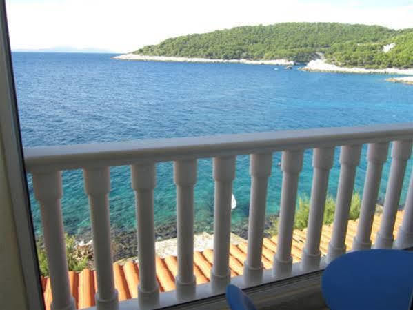 Superb Beachfront Luxury Seaview With Private Beach Milna (Hvar)