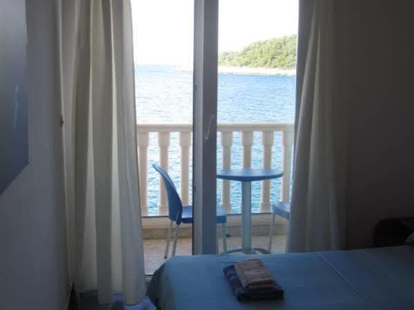 Apartment Superb Beachfront Luxury Seaview With Private Beach *