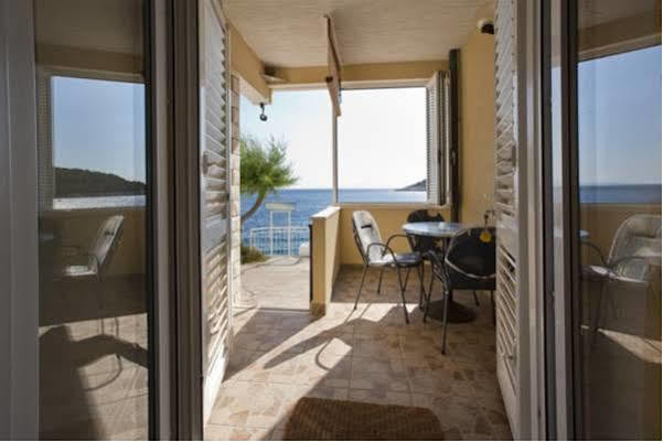 Superb Beachfront Luxury Seaview With Private Beach