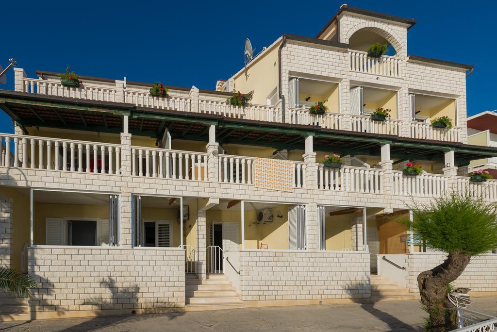 Superb Beachfront Luxury Seaview With Private Beach Apartment