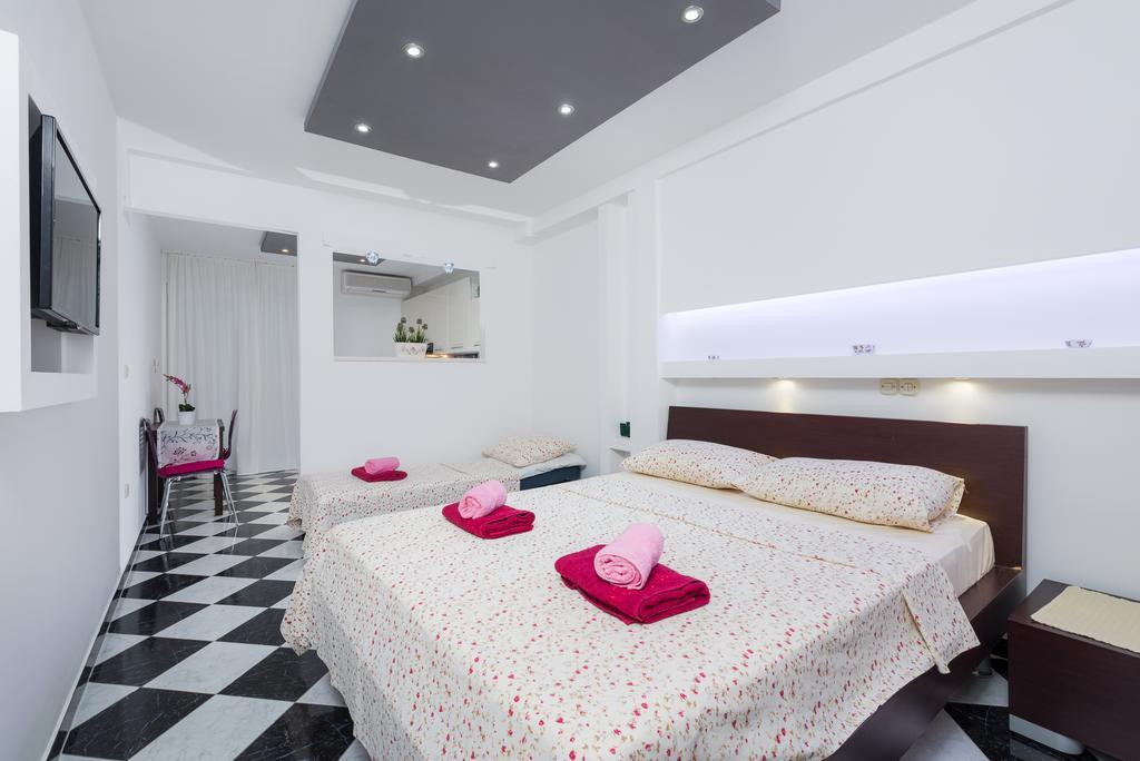 Superb Beachfront Luxury Seaview With Private Beach * Milna (Hvar)