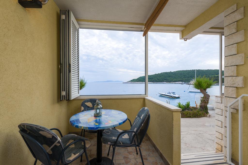 Superb Beachfront Luxury Seaview With Private Beach * Milna (Hvar)